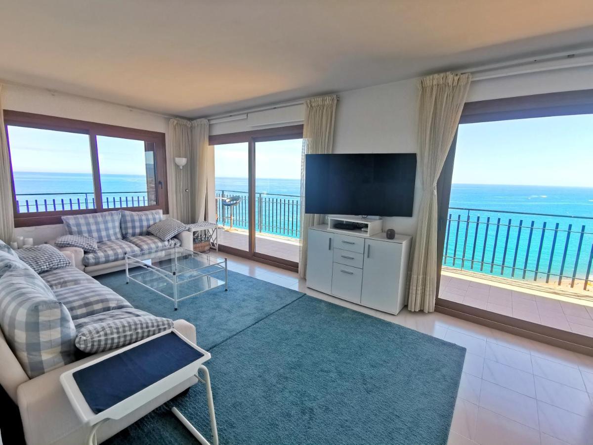 Spacious Seafront Apartment Платья-де-Аро Экстерьер фото