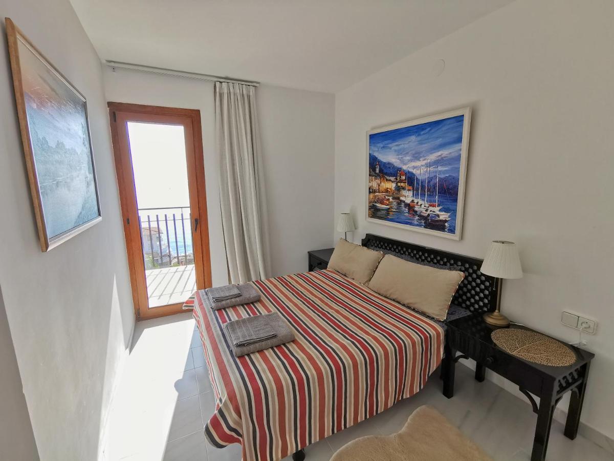 Spacious Seafront Apartment Платья-де-Аро Экстерьер фото
